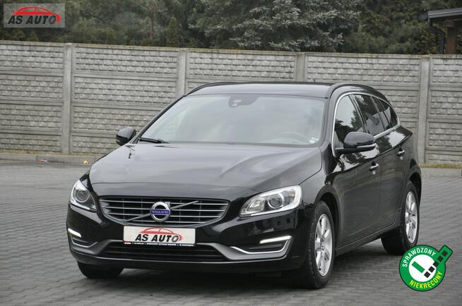 Volvo V60 2,0D4 181KM Momentum/Ledy/Xenon/Skóry/Navi/PDC/Serwis/GwArAnCjA