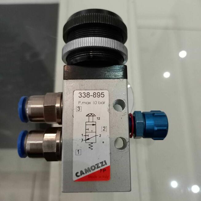 Przycisk pneumatyczny CAMOZZI Made in Italy