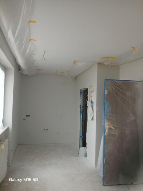 Wykonuje elektrykę i wykoczenia wnętrz I zewnątrz