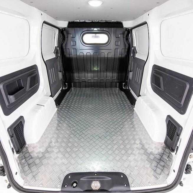 Nowy 2024 BYD ETP3 - nowoczesny, elektryczny van.