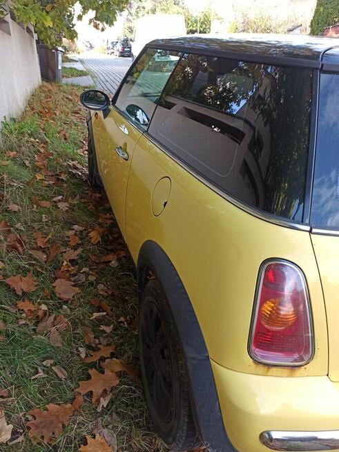 Syndyk sprzedaje pojazd Mini Cooper