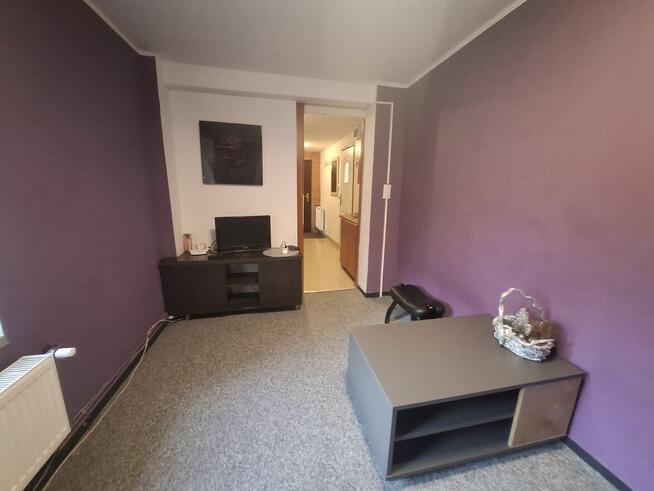 DOM do zamieszkania z osobnym mieszkaniem