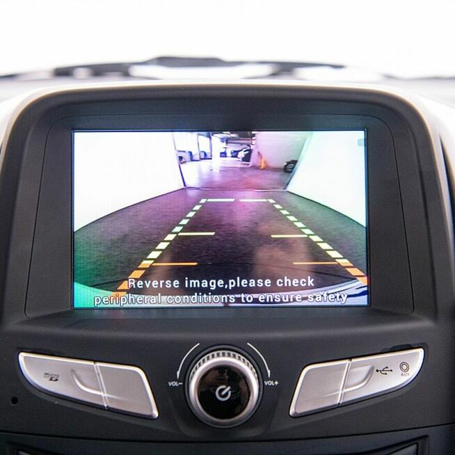 Nowy 2024 BYD ETP3 - nowoczesny, elektryczny van.