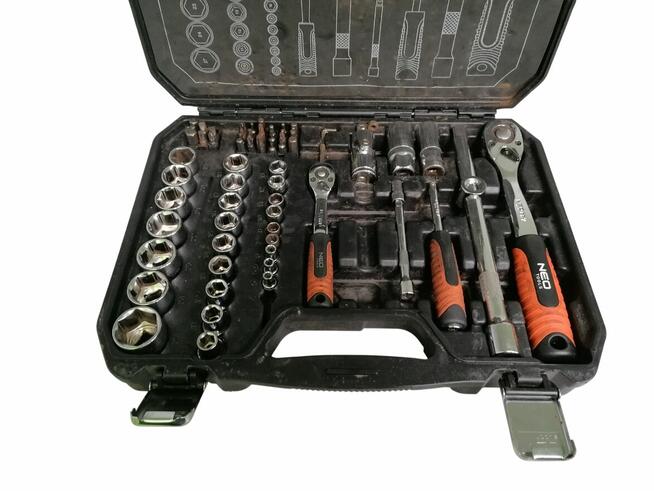 ZESTAW KLUCZY NASADOWYCH NEO TOOLS WALIZKA