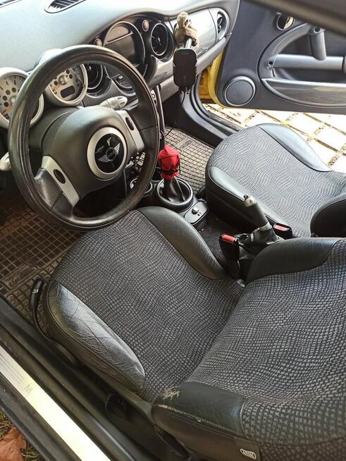 Syndyk sprzedaje pojazd Mini Cooper