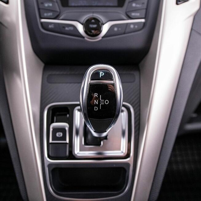 Nowy 2024 BYD ETP3 - nowoczesny, elektryczny van.