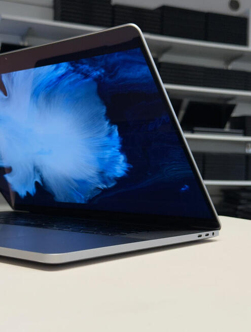 Apple MacBook Pro A2141 16 i9-16GB RAM 1024GB SSD AMD PROMO