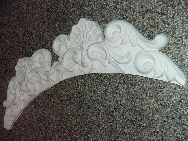 rozeta gipsowa rozetki z gipsu versace sztukateria gipsowa