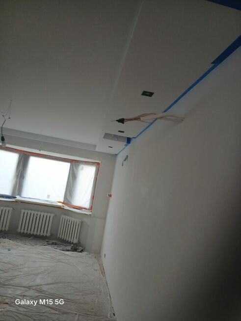 Wykonuje elektrykę i wykoczenia wnętrz I zewnątrz