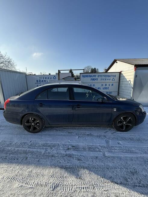 Syndyk sprzeda Toyota Avensis