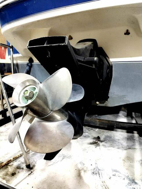 Łódź motorowa, DORAL 245, silnik 5,7 GXI,,, Odrestaurowana !!