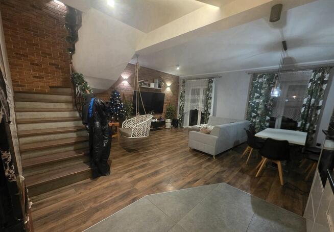 Dom wolnostojacy z garażem do wejscia Niepołomice na sprzeda