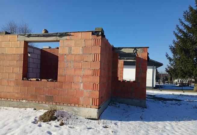 Działka rolno-budowlana z rozpoczętą budową Grabostów