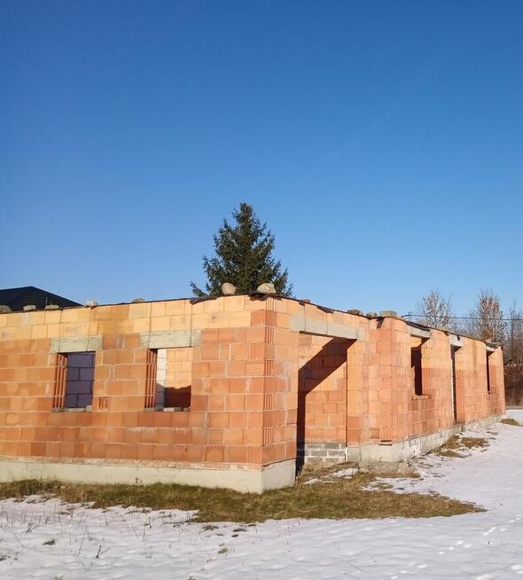 Działka rolno-budowlana z rozpoczętą budową Grabostów