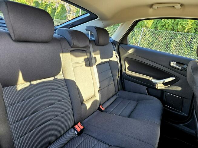 Ford Mondeo HTB 2.0i Titanium Oryg.157tys.kmRata700ZŁ