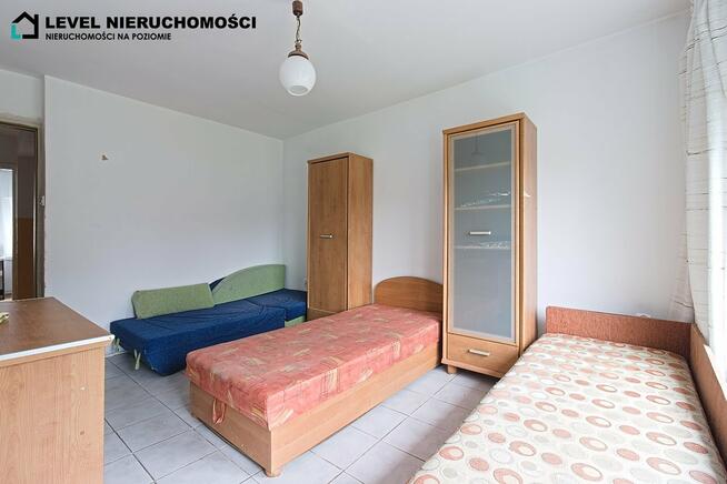 Dom skrajny w mieście