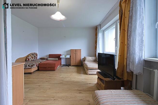 Dom skrajny w mieście