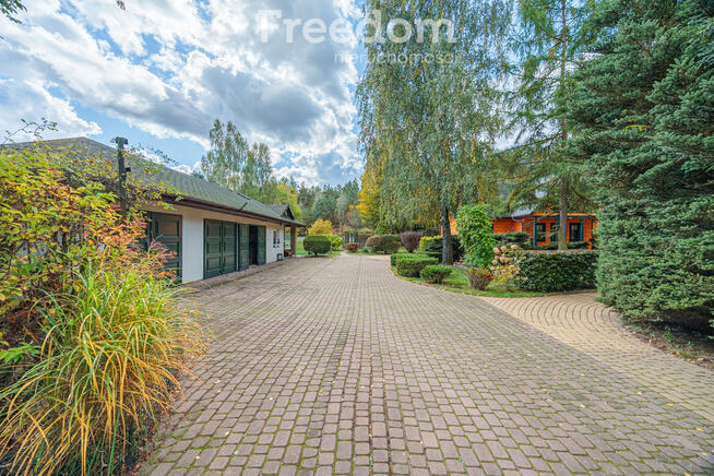 Dworek z bala na pięknej działce Księżak