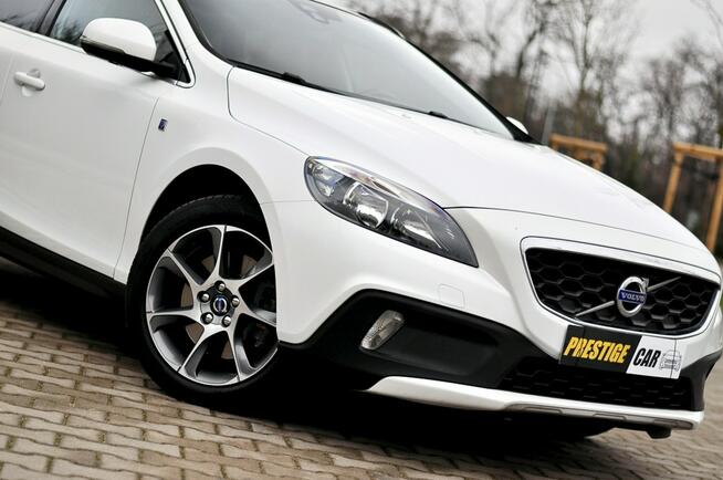 Volvo V40 Ocean Race Ledy Panorama Dach Digital Skóra Navi Kamera Full Opcja