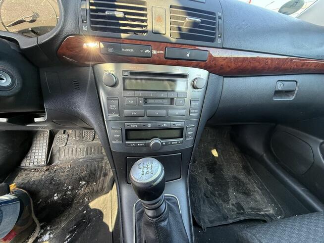 Syndyk sprzeda Toyota Avensis