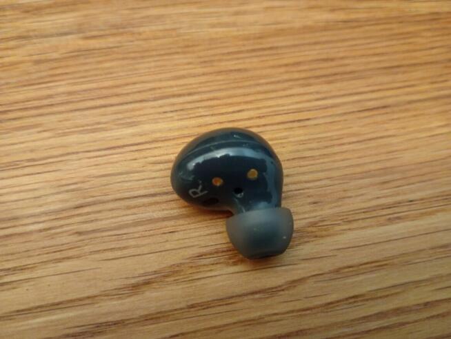 Sprzedam słuchawki bezprzewodowe buds2