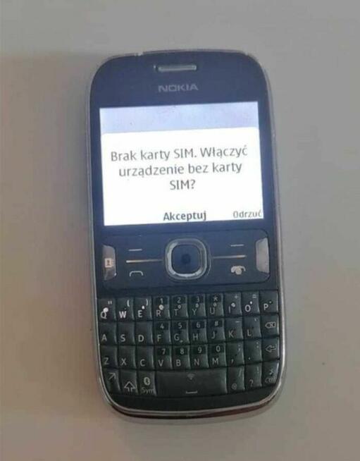 Nokia Asha 302 pełen komplet w pudełku.