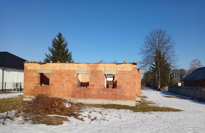 Działka rolno-budowlana z rozpoczętą budową Grabostów