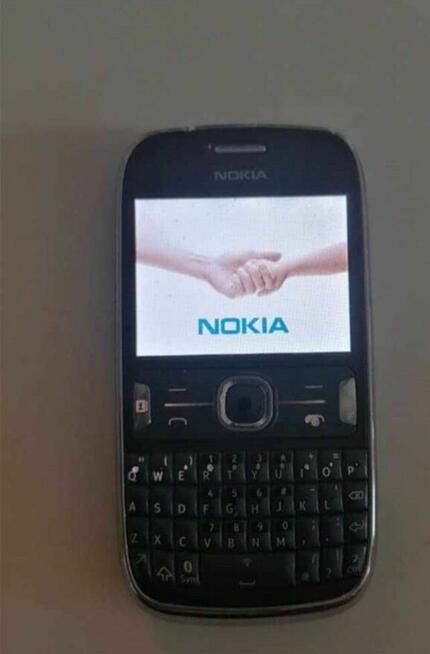 Nokia Asha 302 pełen komplet w pudełku.