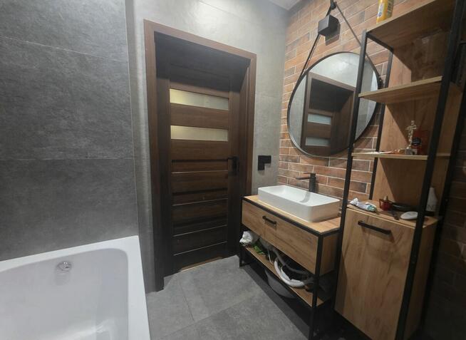 Dom wolnostojacy z garażem do wejscia Niepołomice na sprzeda