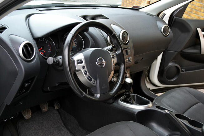 Nissan Qashqai 2,0 Benzyna 141KM Lift Super Stan Mały przeb