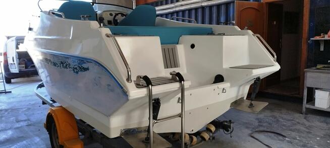 Łódź motorowa,,, UWAGA ! -15%,,,odrestaurowana z przyczepą.