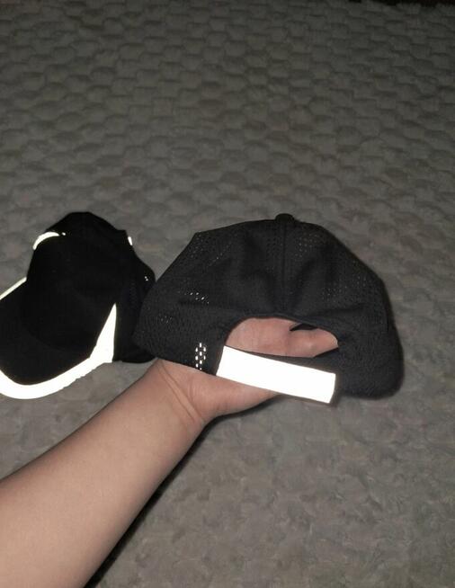 Czapki robocze z odblaskowym daszkiem