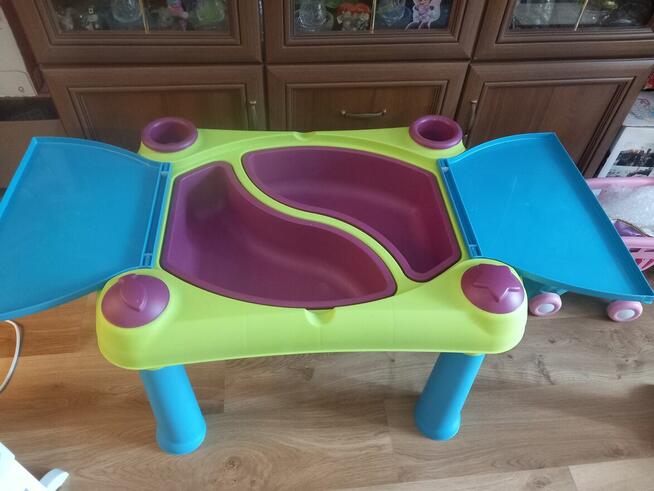 Sprzedam stolik dziecięcy