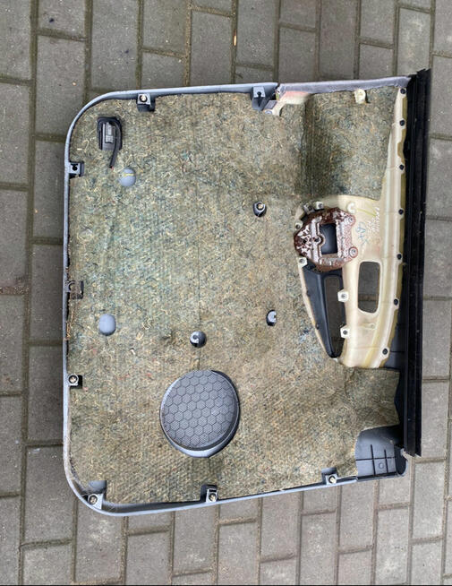 Boczki przednie Toyota Previa 2000 r