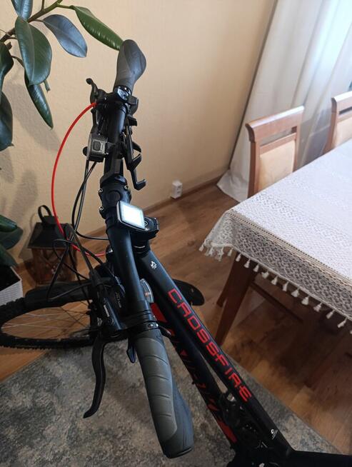 Rower damski UNIBIKE CROSSFIRE CZARNO-CZERWONY RAMA19,kola28