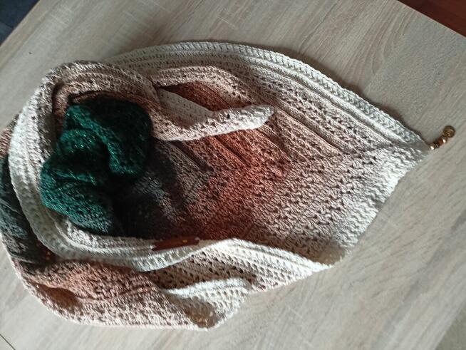 Chusta zrobiona szydelkiem