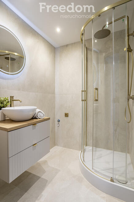 Piękne, nowe mieszkanie z widokiem na jezioro.