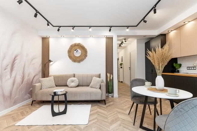 Apartament z ogródkiem, Garaż na 2 auta, Komórka