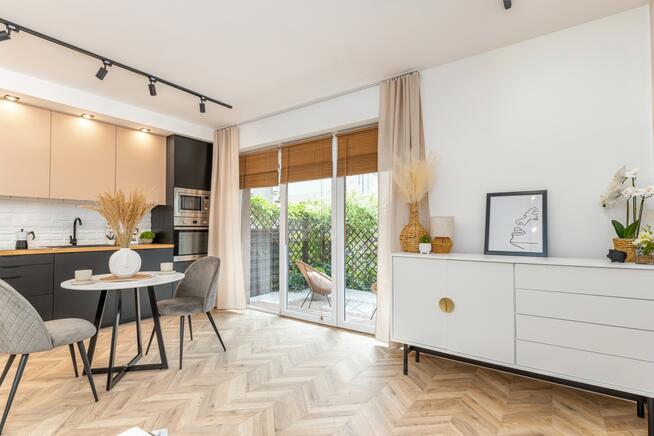 Apartament z ogródkiem, Garaż na 2 auta, Komórka