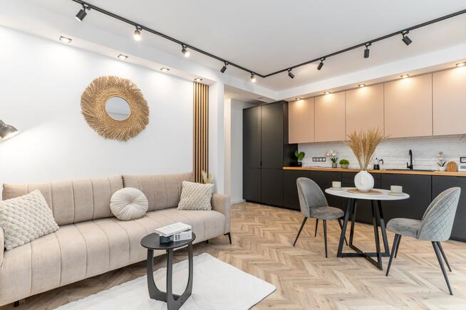 Apartament z ogródkiem, Garaż na 2 auta, Komórka