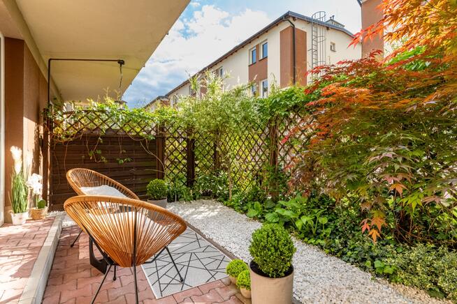 Apartament z ogródkiem, Garaż na 2 auta, Komórka