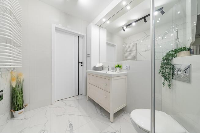 Apartament z ogródkiem, Garaż na 2 auta, Komórka