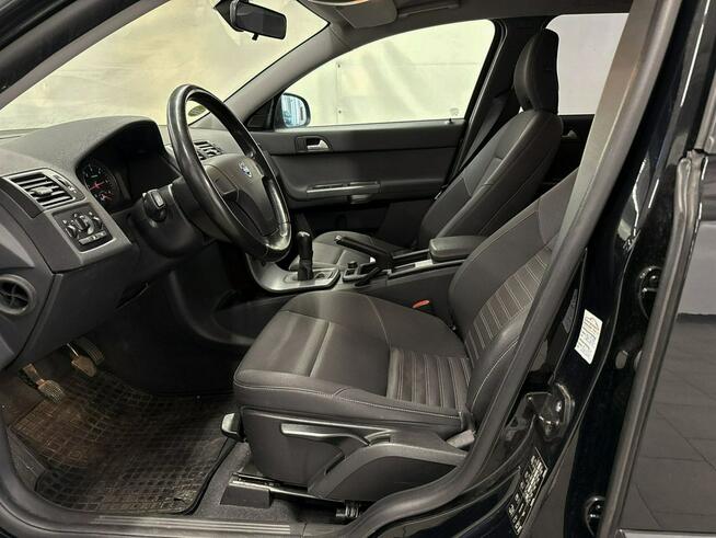 Volvo V50 Kinetic 2.0D 150Km czujniki XENON serwis BEZWYPADEK 2011