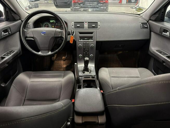 Volvo V50 Kinetic 2.0D 150Km czujniki XENON serwis BEZWYPADEK 2011