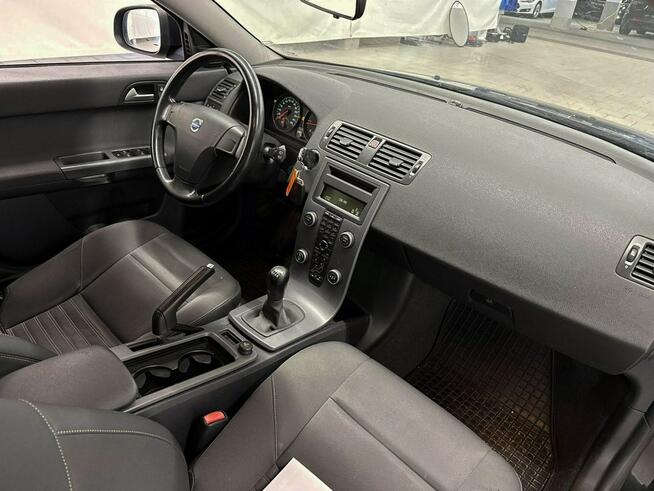 Volvo V50 Kinetic 2.0D 150Km czujniki XENON serwis BEZWYPADEK 2011