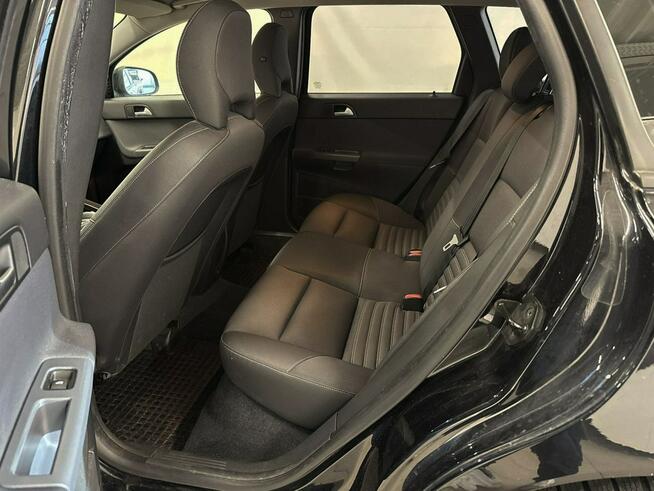 Volvo V50 Kinetic 2.0D 150Km czujniki XENON serwis BEZWYPADEK 2011