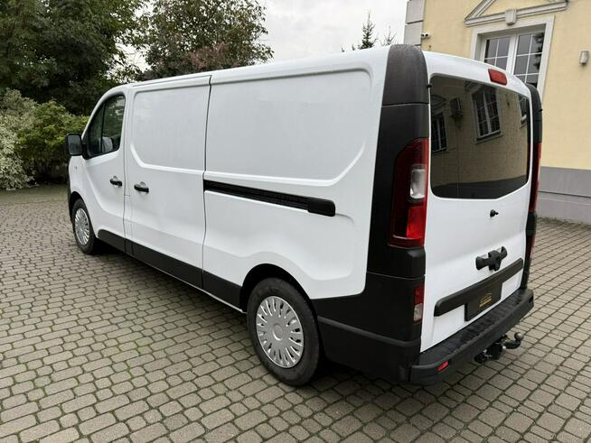 Opel Vivaro Bardzo dobry stan, Mały przebieg, 2 x drzwi przesuwne.