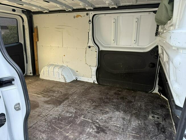 Opel Vivaro Bardzo dobry stan, Mały przebieg, 2 x drzwi przesuwne.