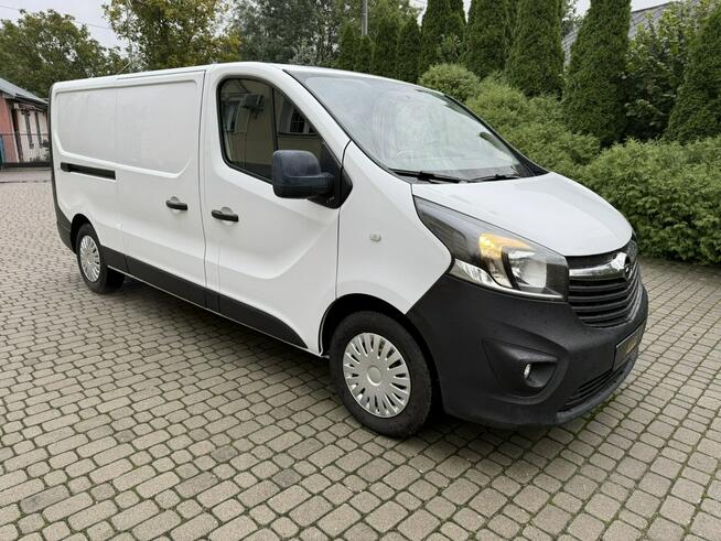 Opel Vivaro Bardzo dobry stan, Mały przebieg, 2 x drzwi przesuwne.