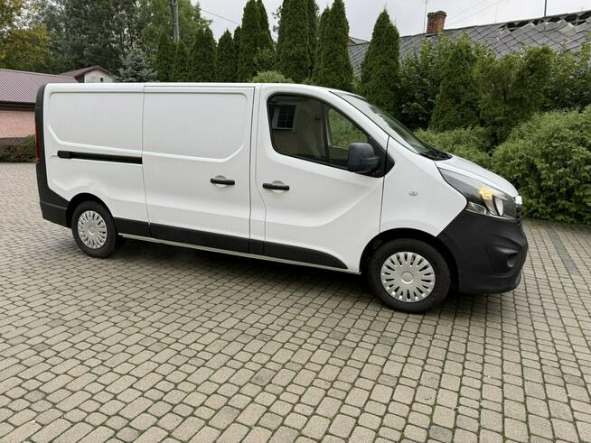 Opel Vivaro Bardzo dobry stan, Mały przebieg, 2 x drzwi przesuwne.
